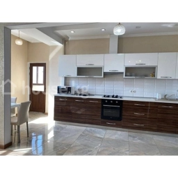 Квартира, 3 комнаты, 110 м²