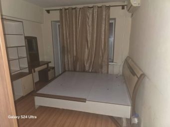 Квартира, 4 комнаты, 100 м²